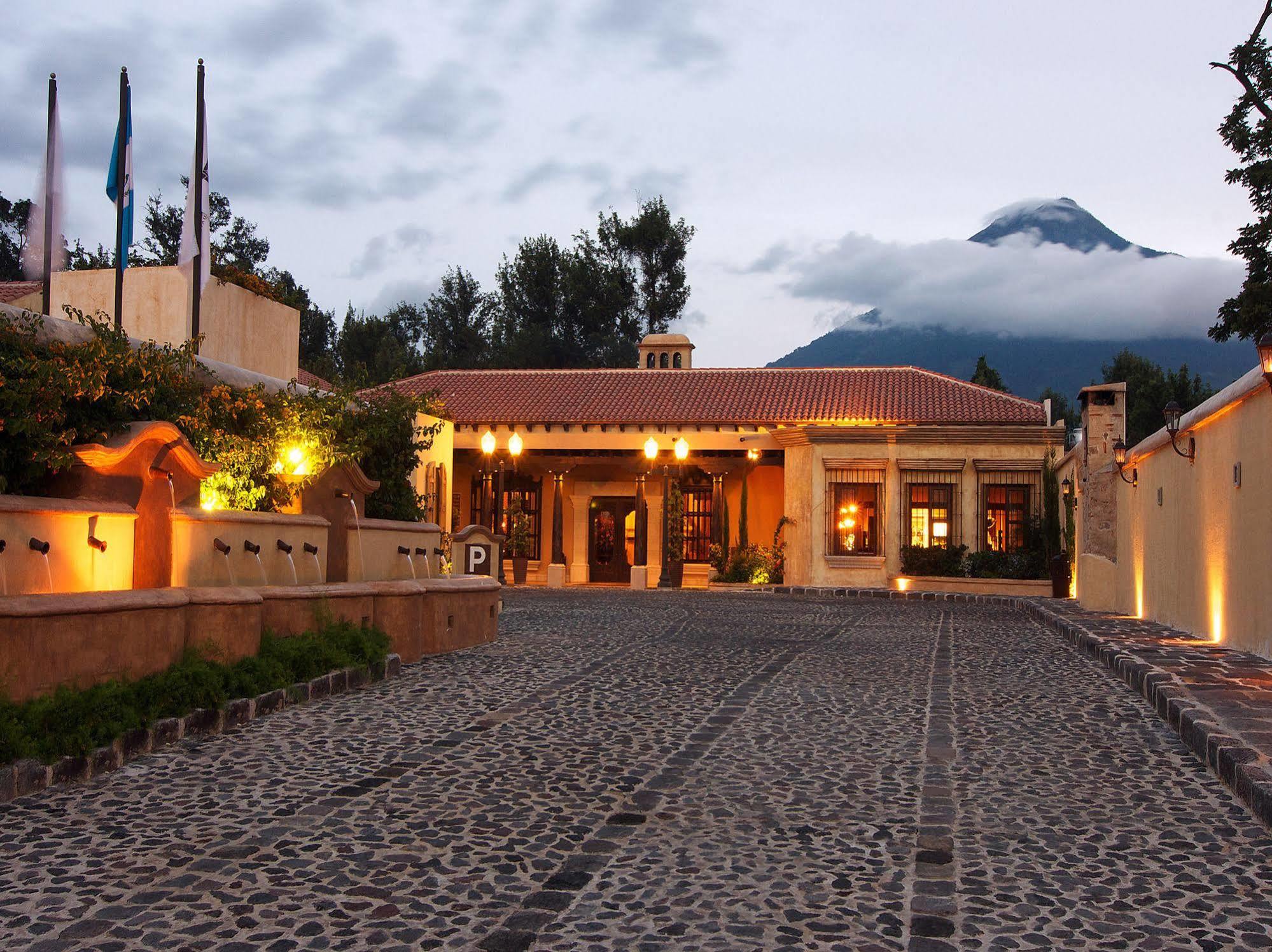 Camino Real Antigua Hotel Bagian luar foto